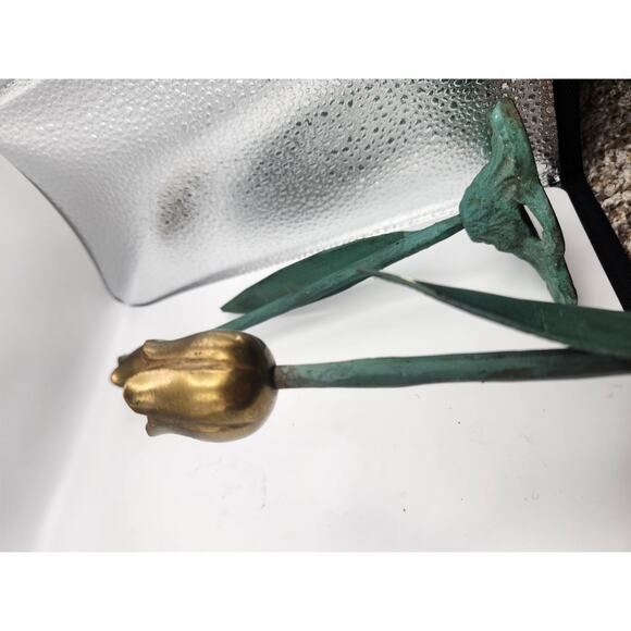 Brass tulip candle holder pair beautiful form - Picture 11 of 11